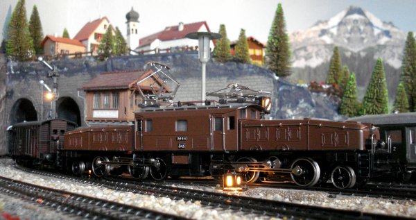 Authentiques "Ambiances Gothard" avec les Ce 6/8 III 3015 de Mrklin / Authentische Gotthard-Stimmungen mit den Mrklin-Ce 6/8 III 3015