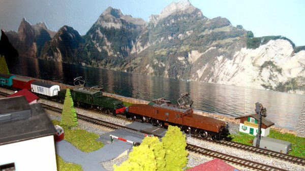 Authentiques "Ambiances Gothard" avec les Ce 6/8 III 3015 de Mrklin / Authentische Gotthard-Stimmungen mit den Mrklin-Ce 6/8 III 3015