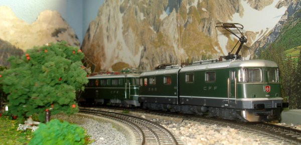 Les locomotives Ae 6/6 11414 (3050) de Mrklin