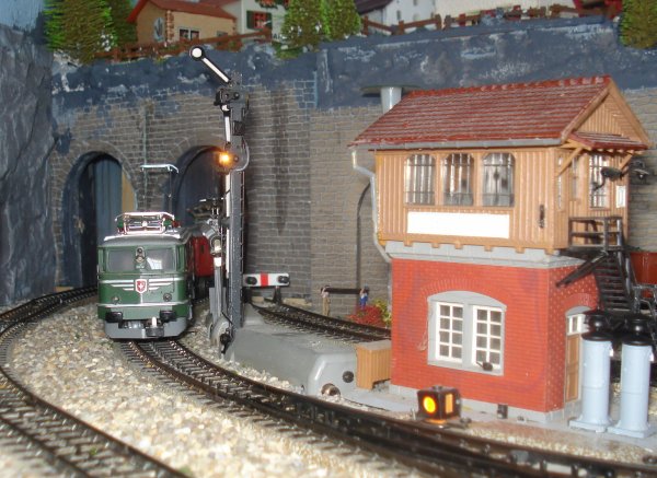 Les locomotives Ae 6/6 11414 (3050) de Mrklin