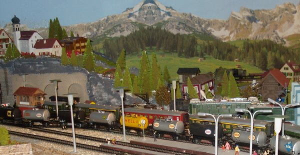 Trains-blocs et de marchandises  l’chelle HO