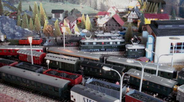 Encore quelques irremplaables et bouleversantes ambiances ferroviaires du soir ! 