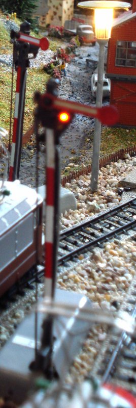 "Helvtisation" des disques basculants des signaux avancs mcaniques MAERKLIN HO 