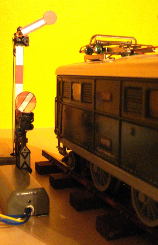 Transformation des signaux mcaniques MAERKLIN HO en signaux suisses  voie normale  l’chelle 0 :