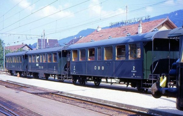 La voiture voyageurs  plateformes ouvertes  BC 2  No 8683 de BUCO