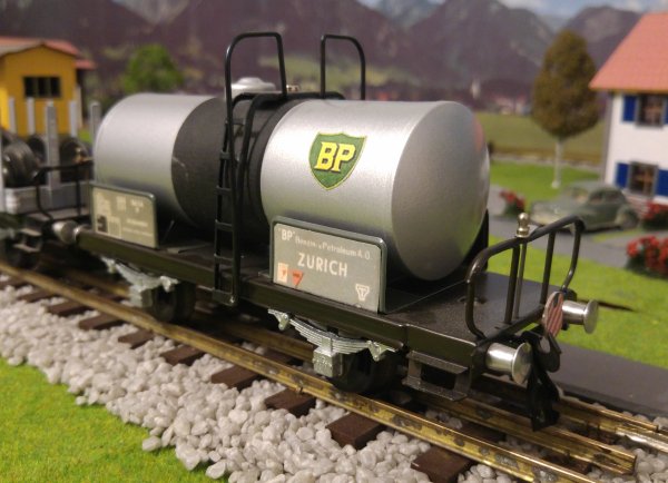 Signaux de queue “de jour” pour trains “Tin-Plate 0”: