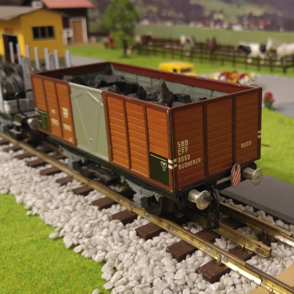Signaux de queue “de jour” pour trains “Tin-Plate 0”: