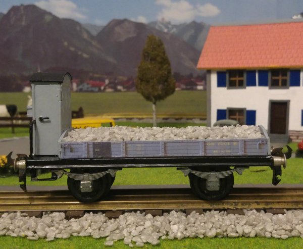 Ralisation de deux ballastires, “Gotthardbahn” (GB) et “SBB-CFF” de type “S” pour “Schotterwagen”, qui dsigne prcisment un wagon  ballast