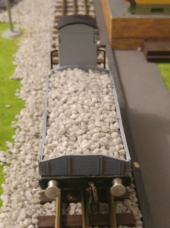Ralisation de deux ballastires, “Gotthardbahn” (GB) et “SBB-CFF” de type “S” pour “Schotterwagen”, qui dsigne prcisment un wagon  ballast