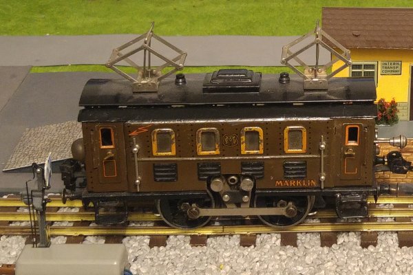 Schmas de cblage des moteurs de traction des locomotives “Tin-Plate 0” MAERKLIN des types “65” et “66”