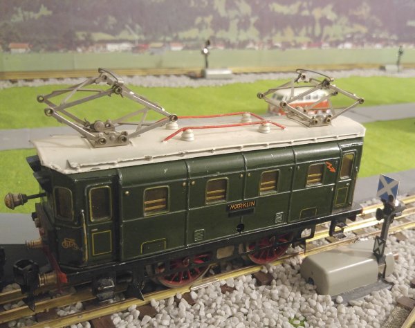 Schmas de cblage des moteurs de traction des locomotives “Tin-Plate 0” MAERKLIN des types “65” et “66”