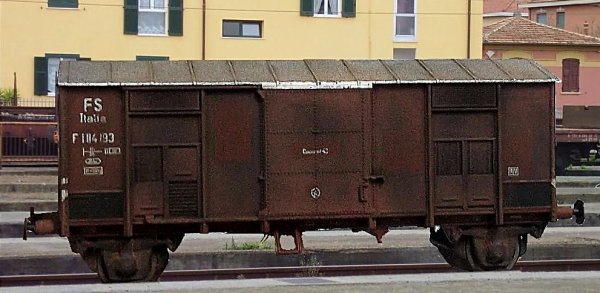 Ralisation en style “Tin-Plate 0” d’un wagon couvert FS