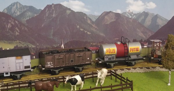 Ralisation d'un wagon-citerne  vin SNCF