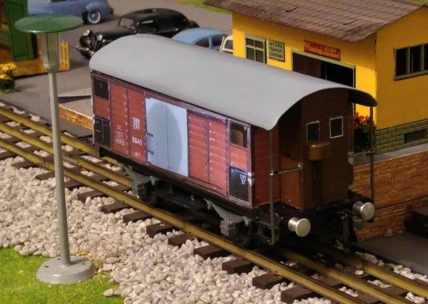 Ralisation d’un wagon couvert CFF BUCO du type K2, muni d’une vigie raliste de garde-freins