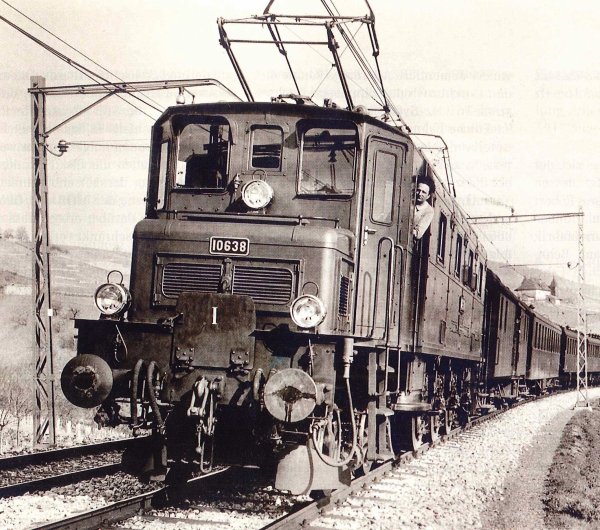 Adjonction d’une paire de chasse-corps sur ma locomotive MAERKLIN du type RS 66/12910