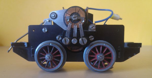 Termes techniques relatifs aux quipements lectriques et mcaniques des vhicules-moteurs lectriques originaux “Tin-Plate 0” en systme "3-Rails" de style suisse des marques BUCO, ERNO, HAG, MAERKLIN et RESAL