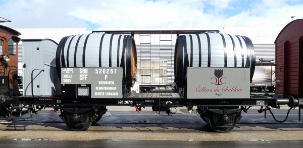 Revisite du clbre et unique wagon CFF bi-foudres encore conserv et reconstitution du train historique marchandises/voyageurs de l'ancienne "Association 10264", sise dans la Rotonde du Dpt de St-Maurice!