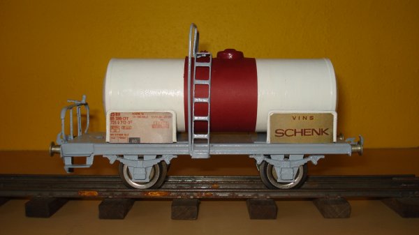 Mise en service de deux nouveaux wagons de marchandises