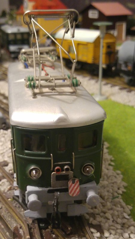 Pose de signaux de queue "de jour" et "de nuit" sur mes locomotives BUCO 314 L et HAG 1101